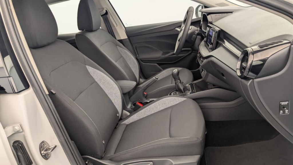 SKODA Fabia 1.0 MPI 65 ch BVM5 Active - ref: 1-377895 - Photo 9