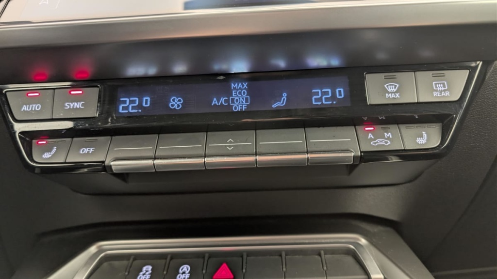 AUDI A3 Sportback 35 TDI 150 S tronic 7 Design - ref: 1-377990 - Photo 11