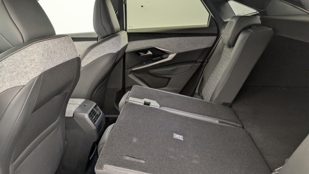 PEUGEOT 3008 Hybrid 145 e-DCS6 Allure - ref: 1-378263 - Photo 12