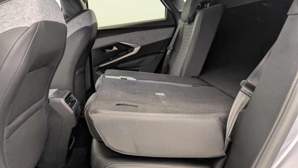 PEUGEOT 3008 Hybrid 145 e-DCS6 Allure - ref: 1-378279 - Photo 12