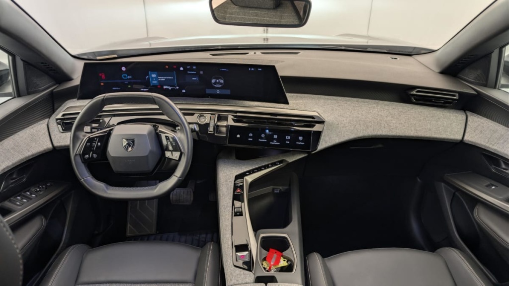 PEUGEOT 3008 Hybrid 145 e-DCS6 Allure - ref: 1-378279 - Photo 13