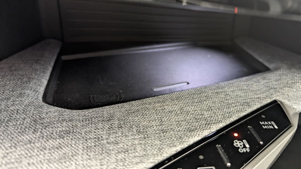 PEUGEOT 3008 Hybrid 145 e-DCS6 Allure - ref: 1-378280 - Photo 20