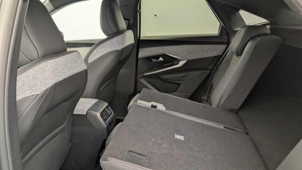 PEUGEOT 3008 Hybrid 145 e-DCS6 Allure - ref: 1-378284 - Photo 12