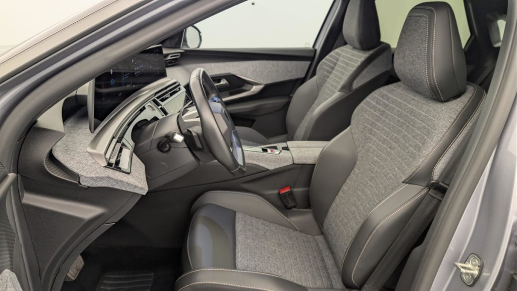 PEUGEOT 3008 Hybrid 145 e-DCS6 Allure - ref: 1-378284 - Photo 16