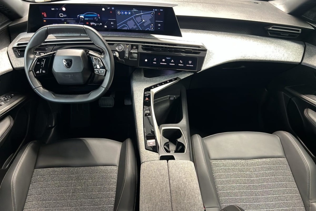 PEUGEOT 3008 Hybrid 145 e-DCS6 Allure - ref: 1-378300 - Photo 12