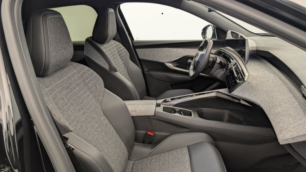 PEUGEOT 3008 Hybrid 145 e-DCS6 Allure - ref: 1-378313 - Photo 9