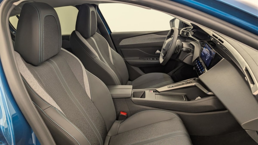 PEUGEOT 308 Hybrid 145 e-DCS6 Allure - ref: 1-378332 - Photo 9