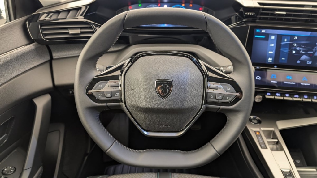 PEUGEOT 308 Hybrid 145 e-DCS6 Allure - ref: 1-378333 - Photo 14