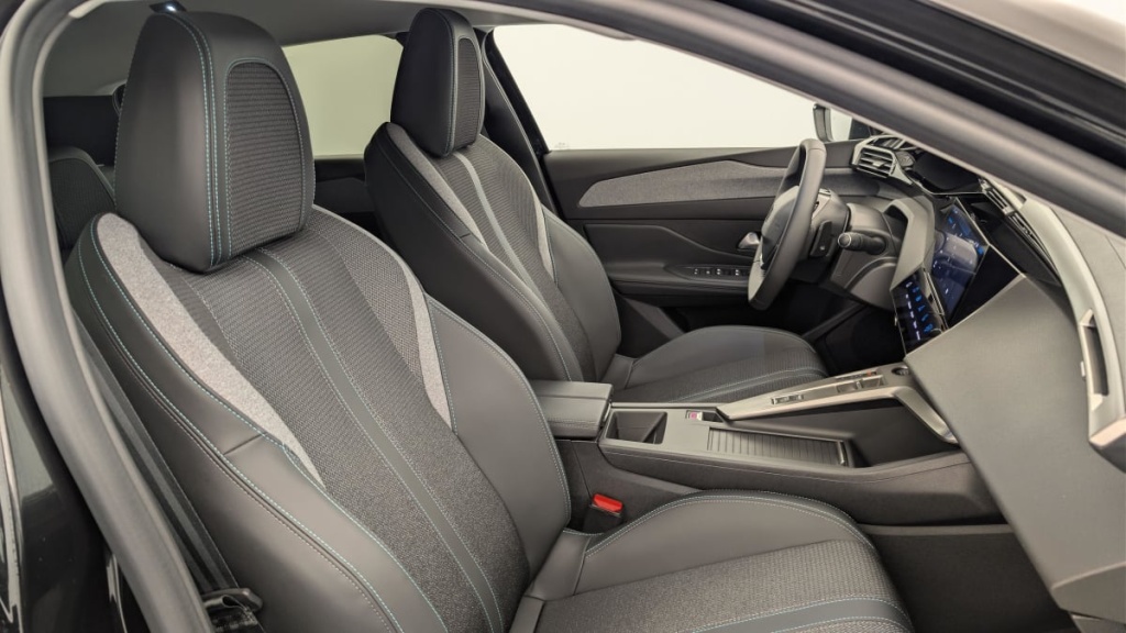 PEUGEOT 308 Hybrid 145 e-DCS6 Allure - ref: 1-378333 - Photo 9