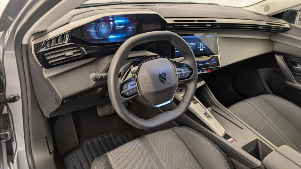 PEUGEOT 308 Hybrid 145 e-DCS6 Allure - ref: 1-378336 - Photo 15