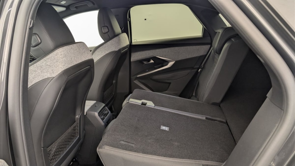 PEUGEOT 3008 Hybrid 145 e-DCS6 GT - ref: 1-378478 - Photo 12