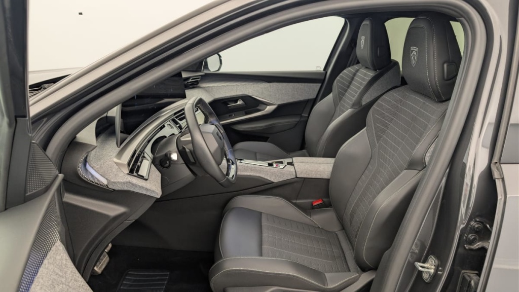 PEUGEOT 3008 Hybrid 145 e-DCS6 GT - ref: 1-378478 - Photo 16