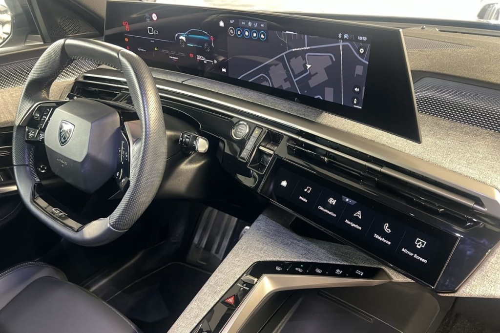 PEUGEOT 3008 Hybrid 145 e-DCS6 GT - ref: 1-378494 - Photo 17