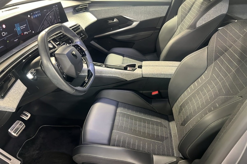 PEUGEOT 3008 Hybrid 145 e-DCS6 GT - ref: 1-378494 - Photo 9