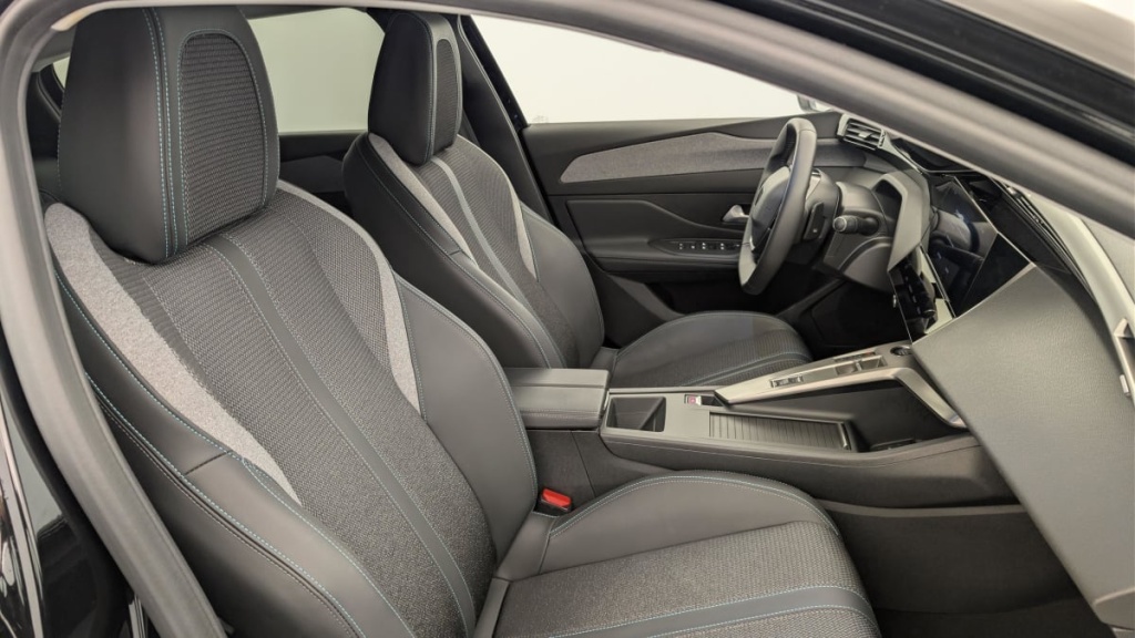 PEUGEOT 408 Hybrid 136 e-DCS6 Allure - ref: 1-378511 - Photo 9