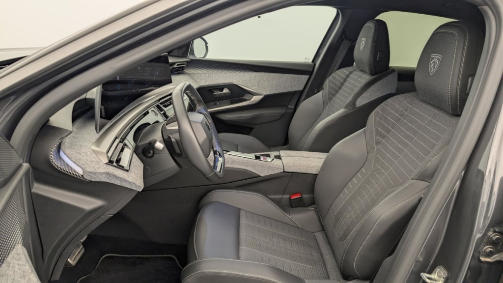 PEUGEOT 3008 Hybrid 145 e-DCS6 GT - ref: 1-378628 - Photo 16