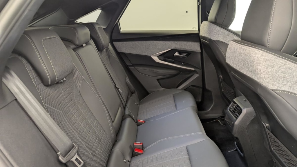 PEUGEOT 3008 Hybrid 145 e-DCS6 GT - ref: 1-378631 - Photo 10