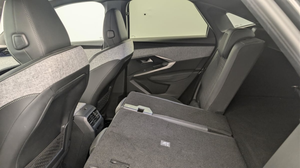 PEUGEOT 3008 Hybrid 145 e-DCS6 GT - ref: 1-378631 - Photo 12