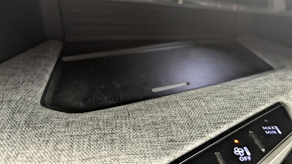 PEUGEOT 3008 Hybrid 145 e-DCS6 GT - ref: 1-378631 - Photo 20