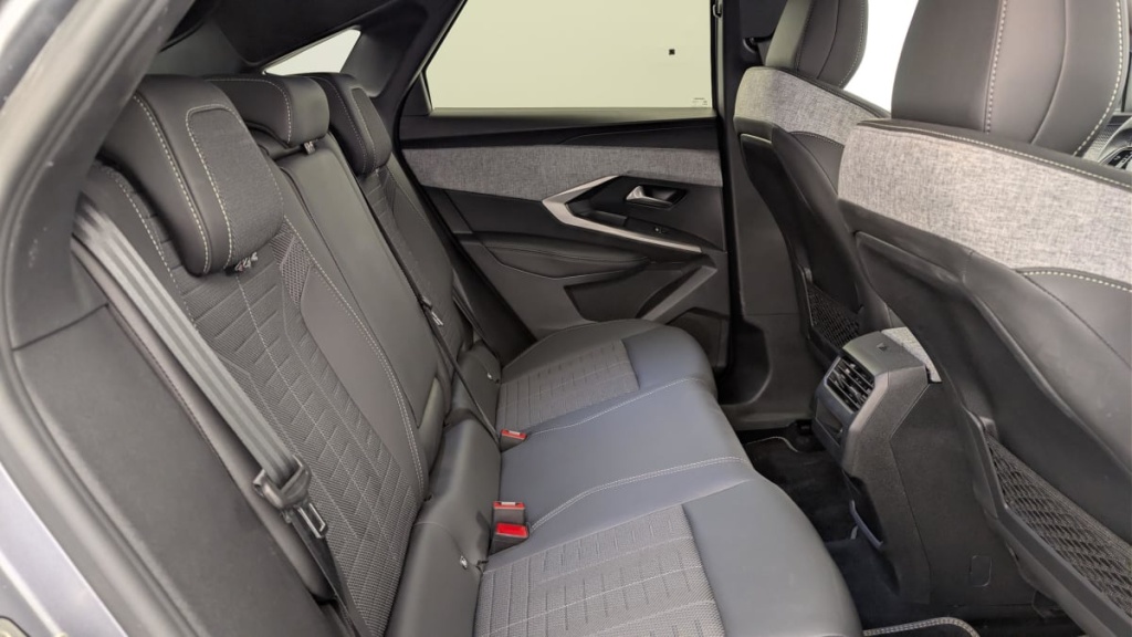 PEUGEOT 3008 Hybrid 145 e-DCS6 GT - ref: 1-378637 - Photo 10