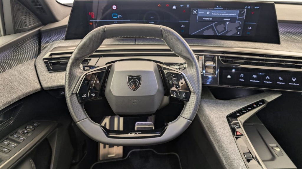 PEUGEOT 3008 Hybrid 145 e-DCS6 GT - ref: 1-378640 - Photo 14