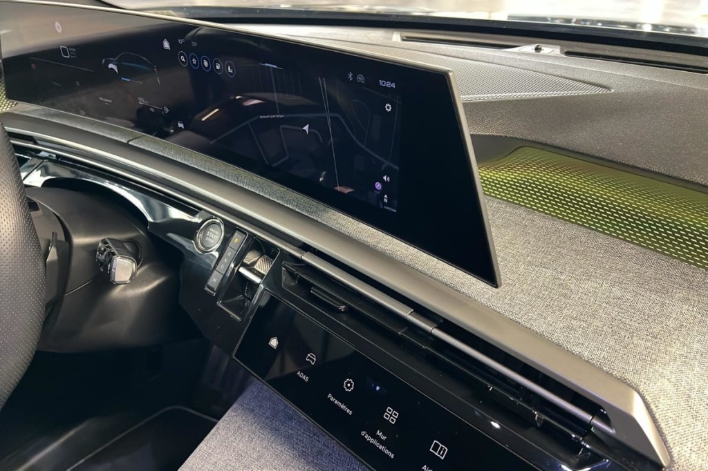 PEUGEOT 3008 Hybrid 145 e-DCS6 GT - ref: 1-378642 - Photo 17