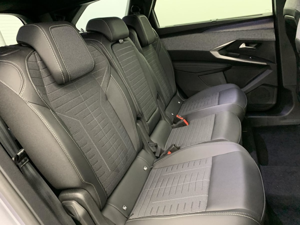 PEUGEOT 5008 Hybrid 145 e-DCS6 GT - ref: 1-378675 - Photo 10