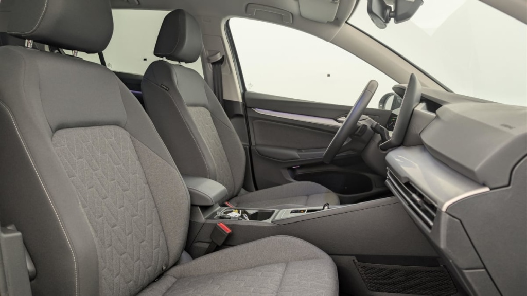 VOLKSWAGEN Golf 1.5 eTSI EVO2 116 DSG7 Life Plus - ref: 1-379034 - Photo 9