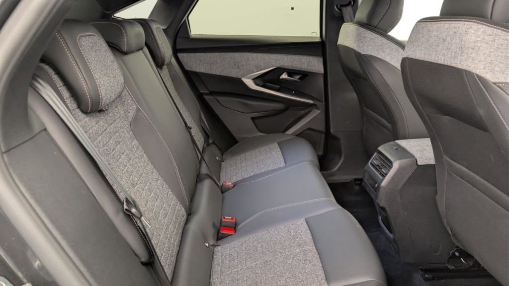 PEUGEOT 3008 Hybrid 145 e-DCS6 Allure - ref: 1-379456 - Photo 10