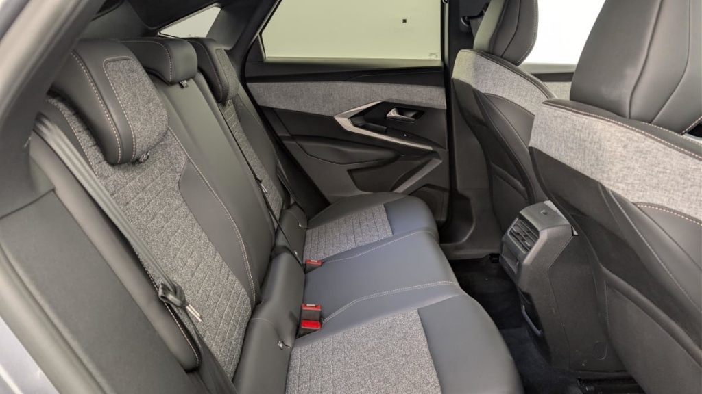 PEUGEOT 3008 Hybrid 145 e-DCS6 Allure - ref: 1-379462 - Photo 10