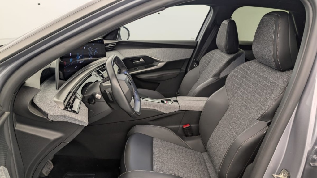 PEUGEOT 3008 Hybrid 145 e-DCS6 Allure - ref: 1-379462 - Photo 16