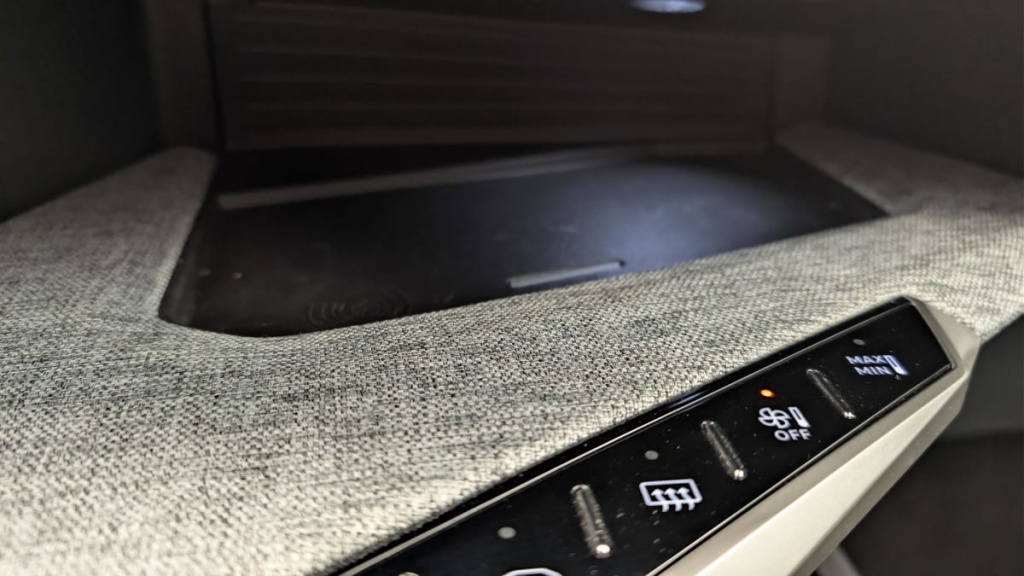 PEUGEOT 3008 Hybrid 145 e-DCS6 Allure - ref: 1-379462 - Photo 20