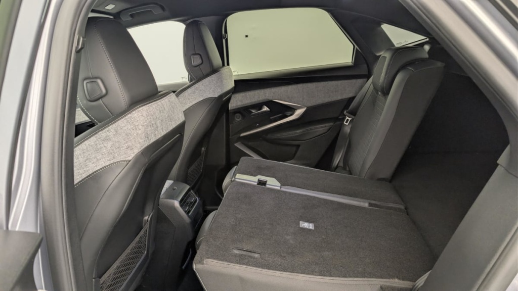 PEUGEOT 3008 Hybrid 145 e-DCS6 GT - ref: 1-379640 - Photo 12