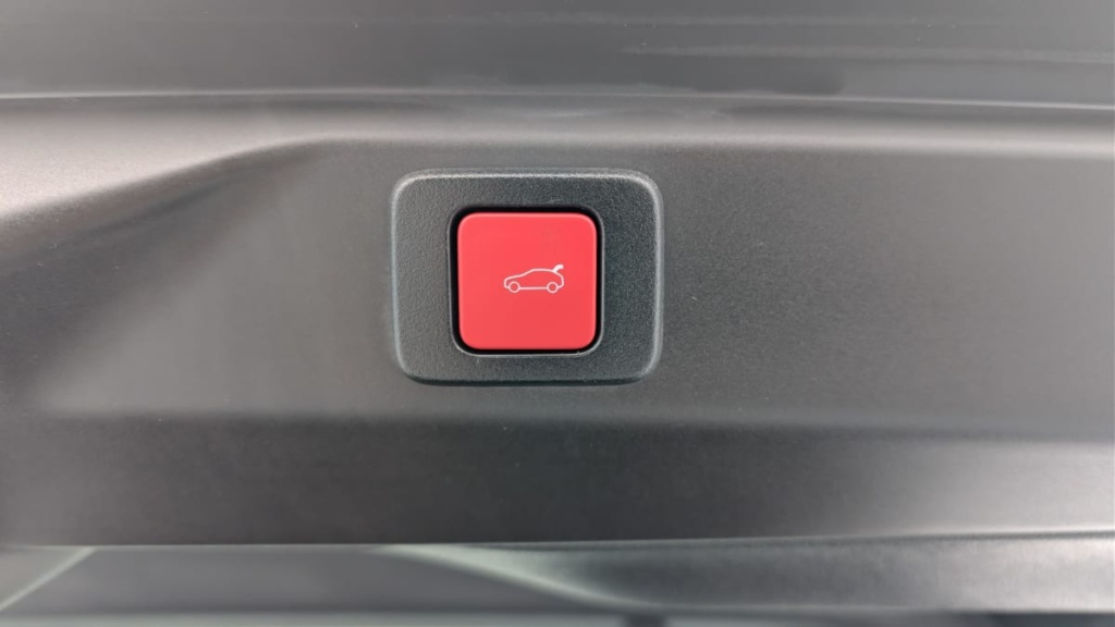 PEUGEOT 3008 Hybrid 145 e-DCS6 GT - ref: 1-379645 - Photo 20