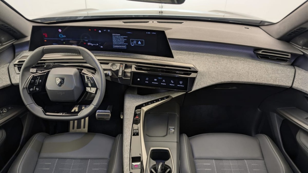 PEUGEOT 3008 Hybrid 145 e-DCS6 GT - ref: 1-379648 - Photo 13