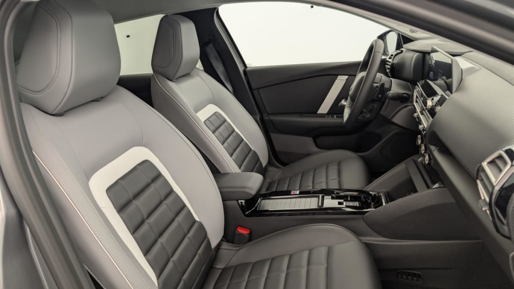 CITROEN C4 Hybride 145 e-DCS6 Max - ref: 1-379723 - Photo 9