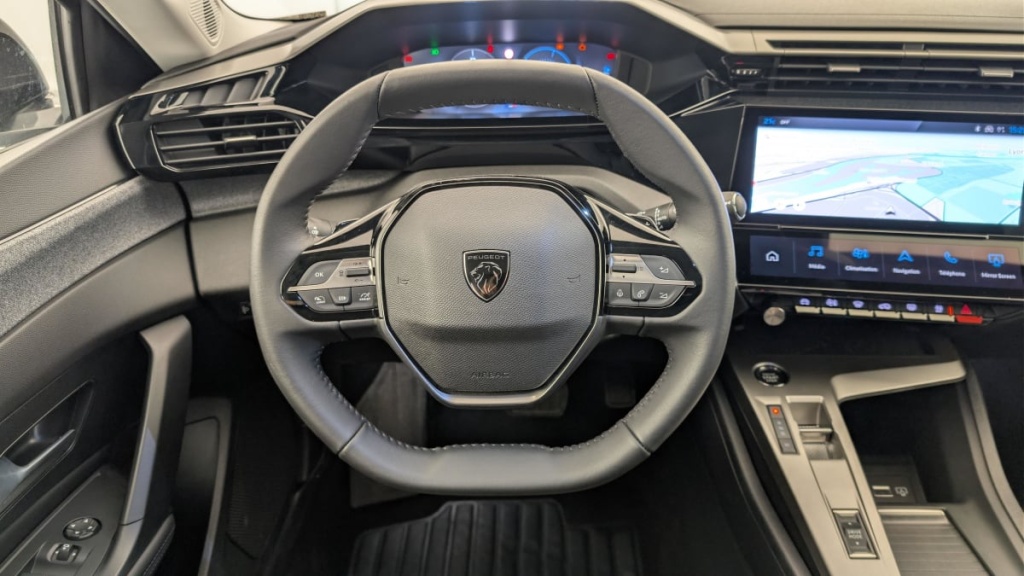 PEUGEOT 308 SW Hybrid 145 e-DCS6 Allure - ref: 1-379942 - Photo 14