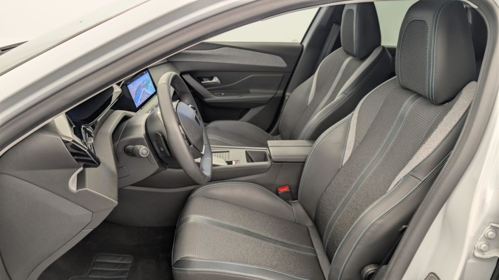 PEUGEOT 308 SW Hybrid 145 e-DCS6 Allure - ref: 1-379942 - Photo 16