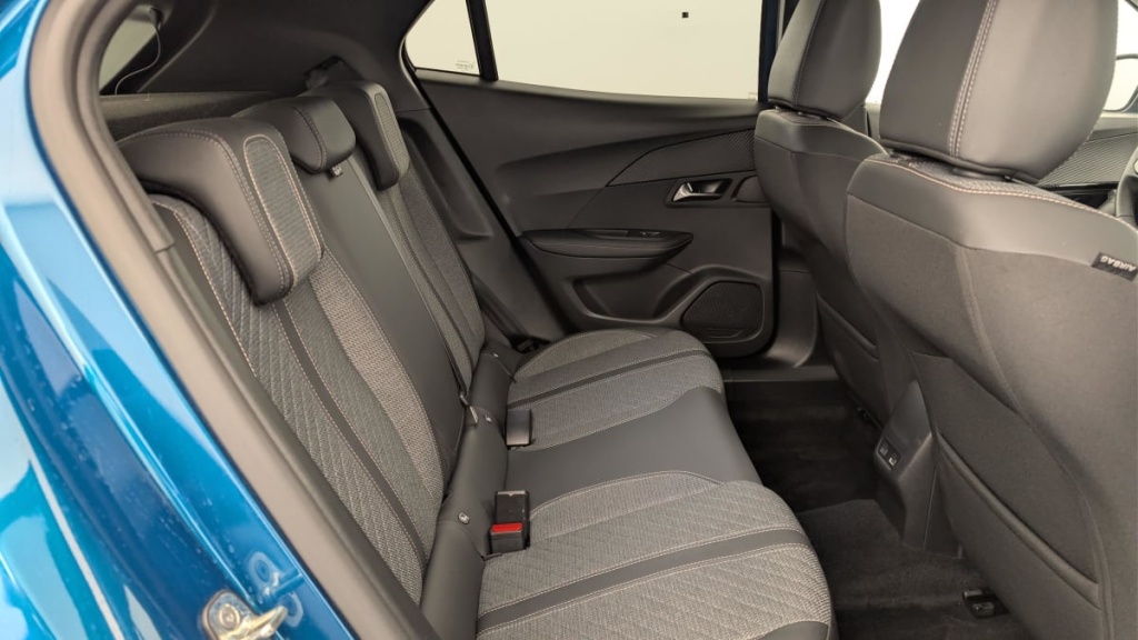 PEUGEOT 2008 Hybrid 145 e-DCS6 Allure - ref: 1-379969 - Photo 10