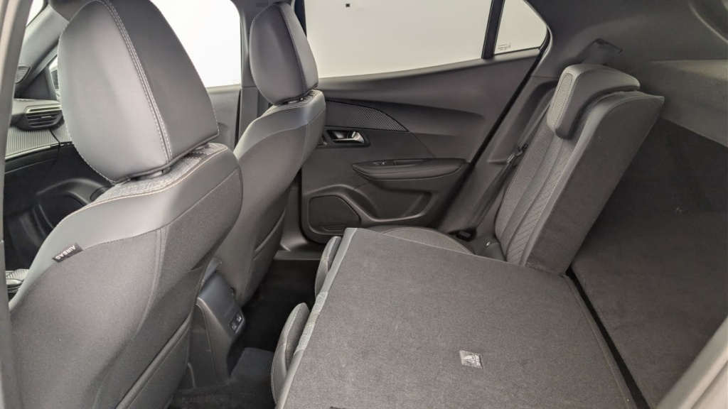 PEUGEOT 2008 Hybrid 145 e-DCS6 Allure - ref: 1-379969 - Photo 12