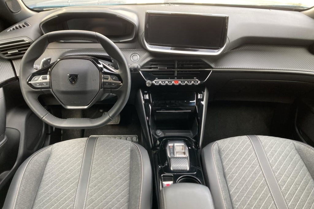 PEUGEOT 2008 Hybrid 145 e-DCS6 Allure - ref: 1-379970 - Photo 12