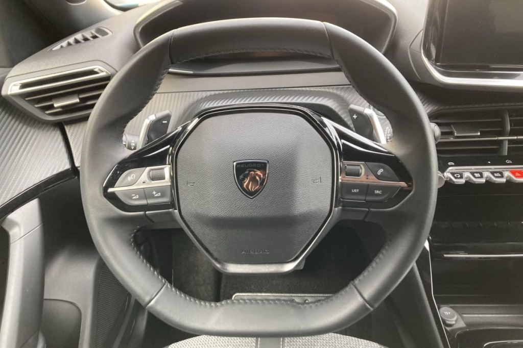 PEUGEOT 2008 Hybrid 145 e-DCS6 Allure - ref: 1-379970 - Photo 14