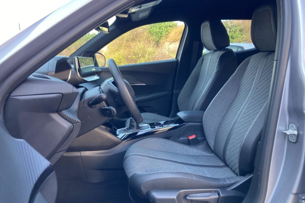 PEUGEOT 2008 100 S S BVM6 Allure - ref: 1-379982 - Photo 9