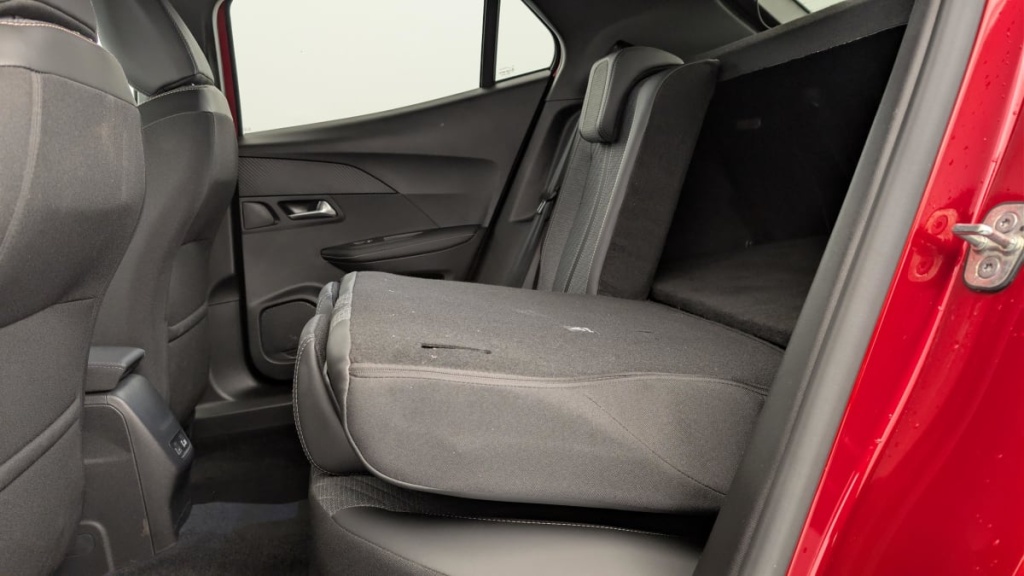 PEUGEOT 2008 Hybrid 145 e-DCS6 Allure - ref: 1-379983 - Photo 12