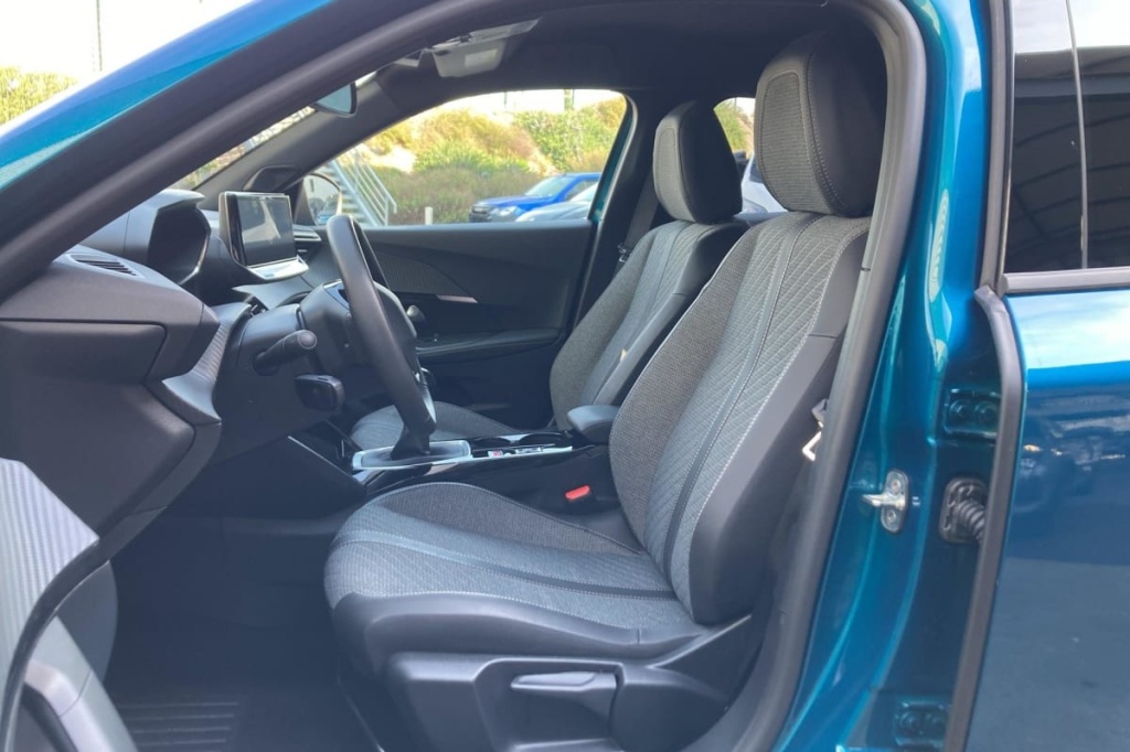 PEUGEOT 2008 100 S S BVM6 Allure - ref: 1-379988 - Photo 9