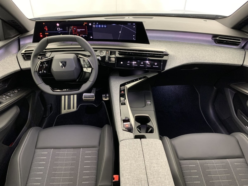 PEUGEOT 5008 Hybrid 145 e-DCS6 GT - ref: 1-381153 - Photo 16