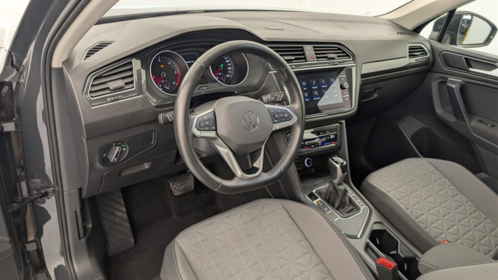 VOLKSWAGEN Tiguan 2.0 TDI 150ch DSG7 Life - ref: 1-381181 - Photo 15