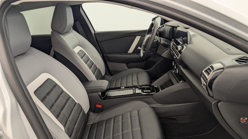 CITROEN C4 Hybride 145 e-DCS6 Max - ref: 1-381315 - Photo 9