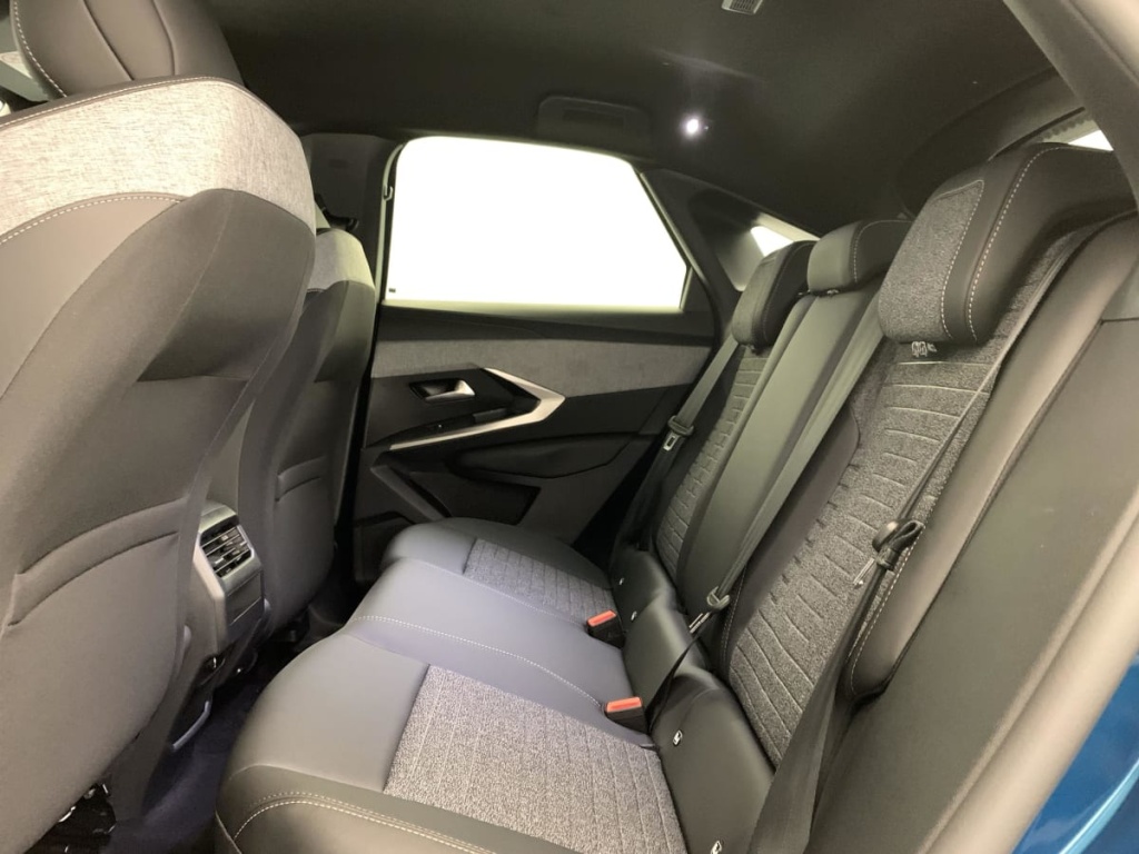 PEUGEOT 3008 Hybrid 145 e-DCS6 Allure - ref: 1-381334 - Photo 19