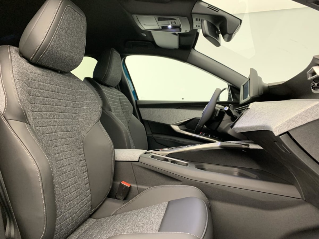 PEUGEOT 3008 Hybrid 145 e-DCS6 Allure - ref: 1-381334 - Photo 9